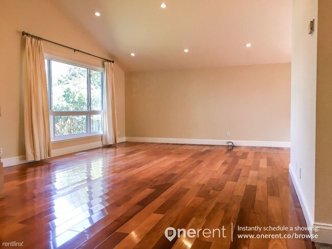 Building Photo - 876 Taurus Dr