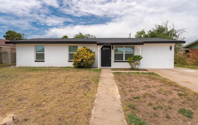 Building Photo - 4209 Redbud Ave
