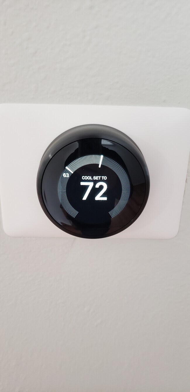 Foto del edificio - 5005 Emberly Dr