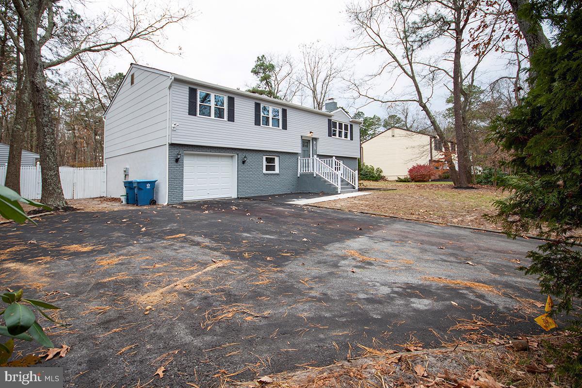 Primary Photo - 915 Hillside Dr