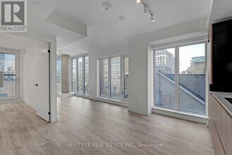 Building Photo - 2 Augusta Ave