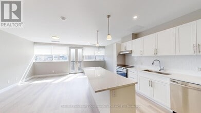 Building Photo - 2 Quebec St