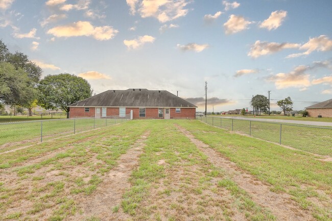Building Photo - 12444/12446 CR 499