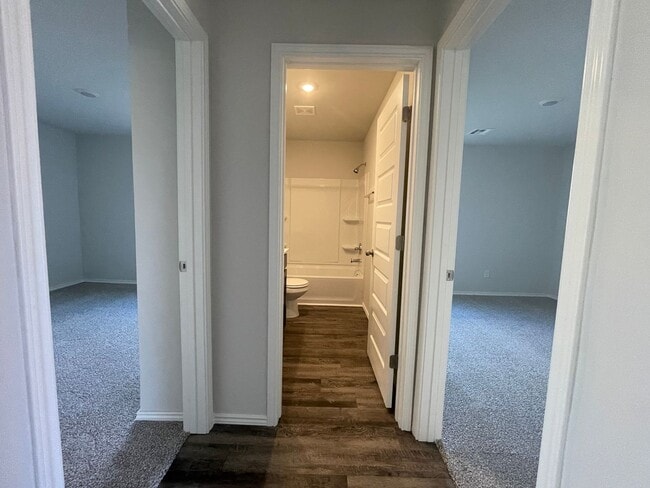 Building Photo - New Neighborhood Home - Edmond Schools