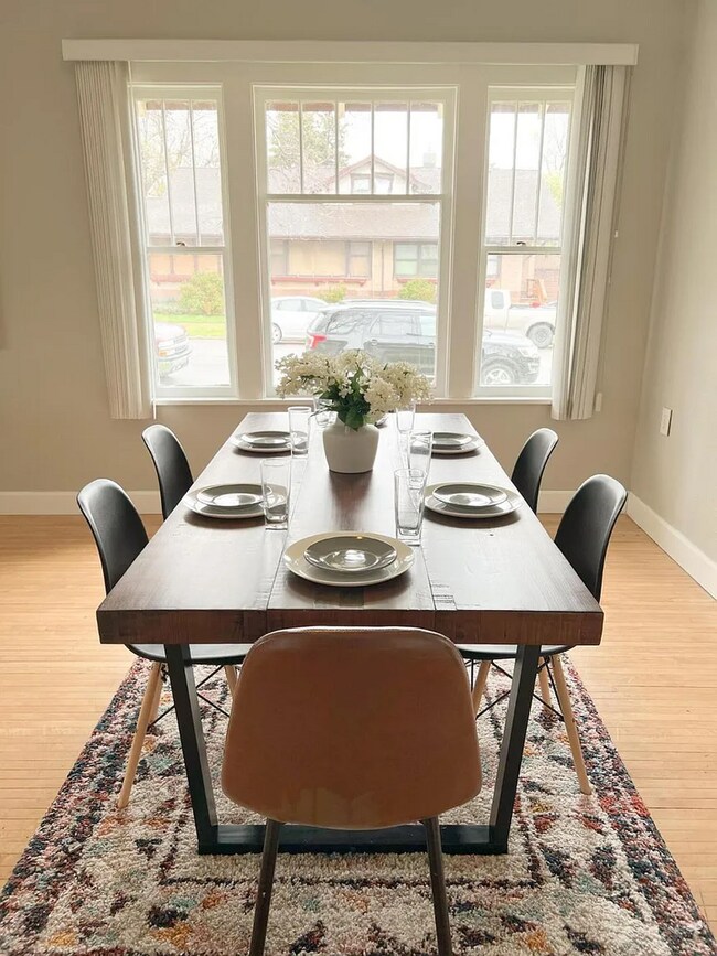 Building Photo - Charming 4 Bedroom, 2 Bath House for Rent with Unfenced Yard