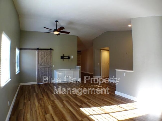 Building Photo - 3008 California Park Dr