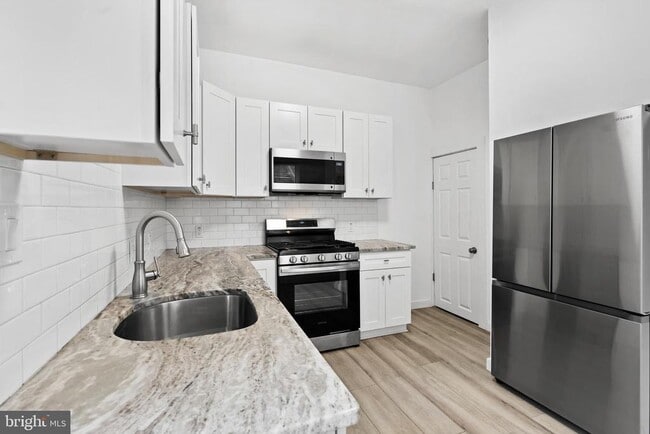 Building Photo - 508 Station Ave