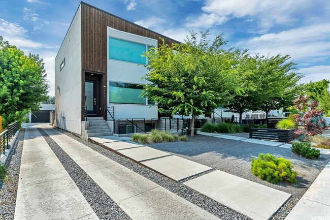 Building Photo - 2444 S 900 E