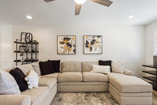 Foto del edificio - 8508 E Heatherbrae Ave