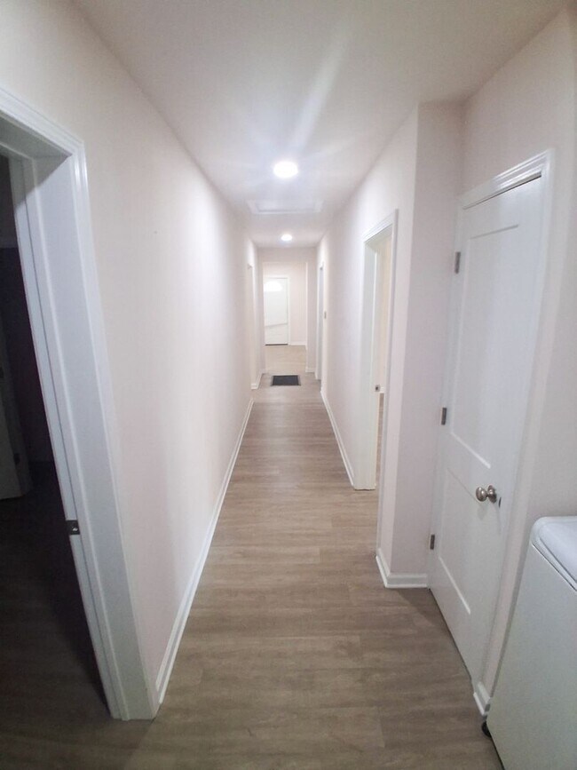 Foto del edificio - Charming 3 Bedroom, 2 Bath Home with Garag...