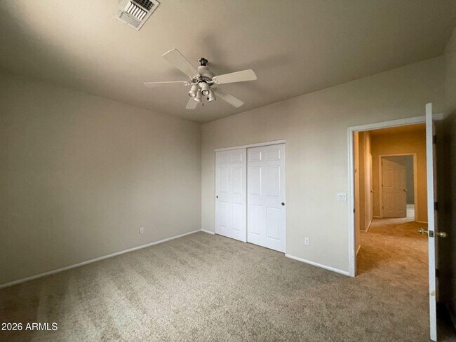 Foto del edificio - 7140 E Medina Ave