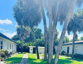 Building Photo - 9326 Sunrise Dr