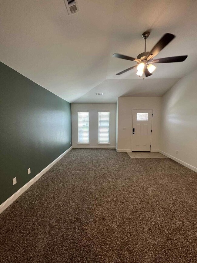 Building Photo - WEBB CITY MO (GREYSTONE) BEAUTIFUL 3 BEDRO...