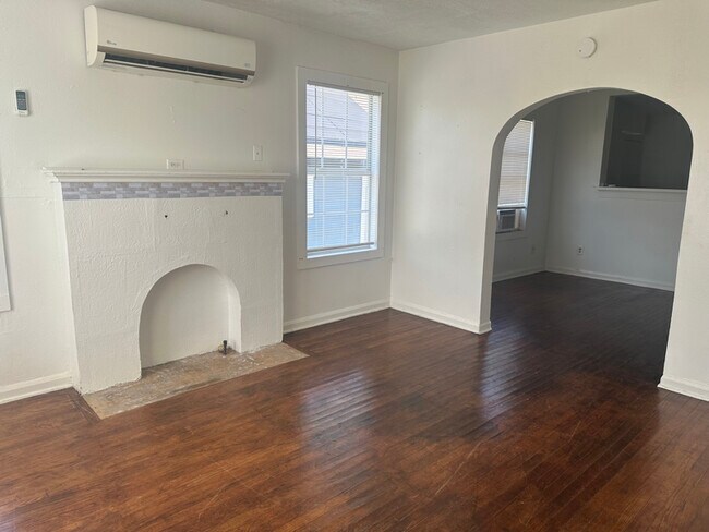 Foto del edificio - 1826 Ramsey Ave