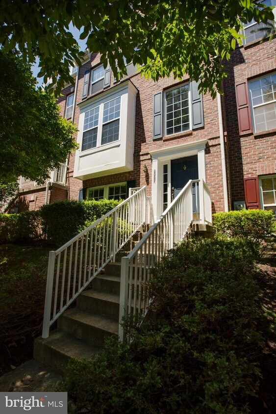Foto principal - 6032 Signal Flame Ct