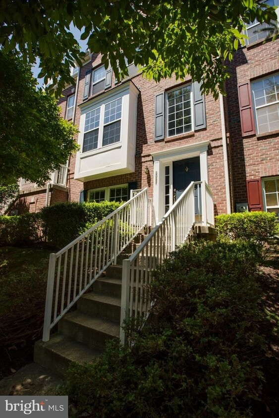 Primary Photo - 6032 Signal Flame Ct