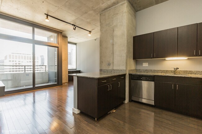 Building Photo - 235 W Van Buren St