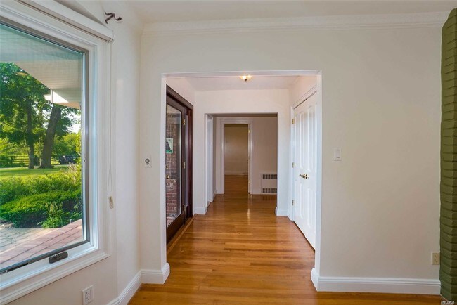 Building Photo - 1 Luckenbach Ln