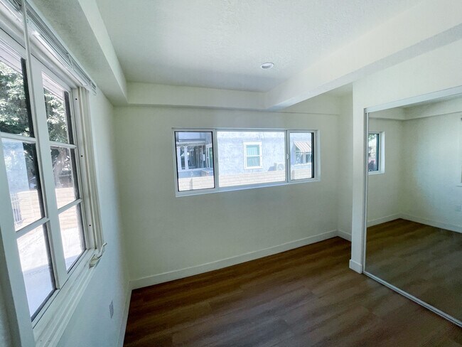 Foto del edificio - 1454 W 22nd St