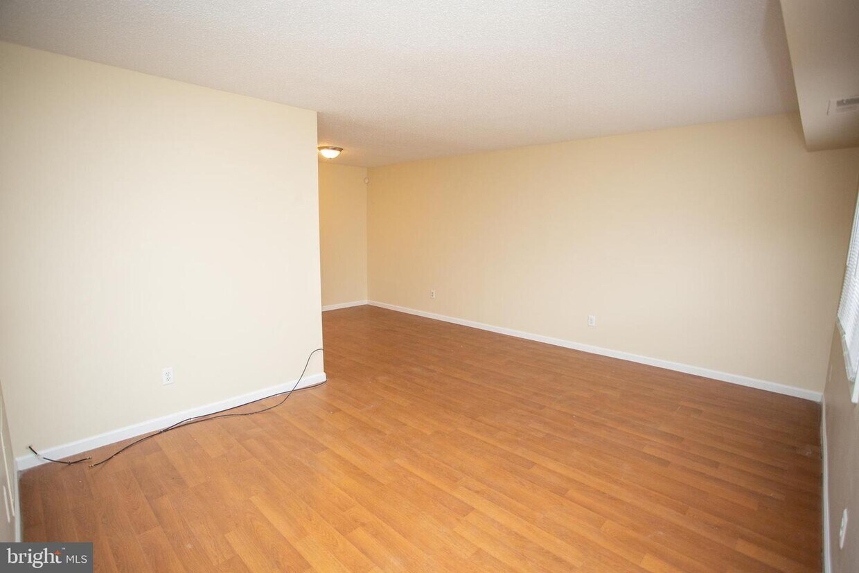 11 Dover Dr, Lindenwold, NJ 08021 Townhome Rentals in Lindenwold NJ