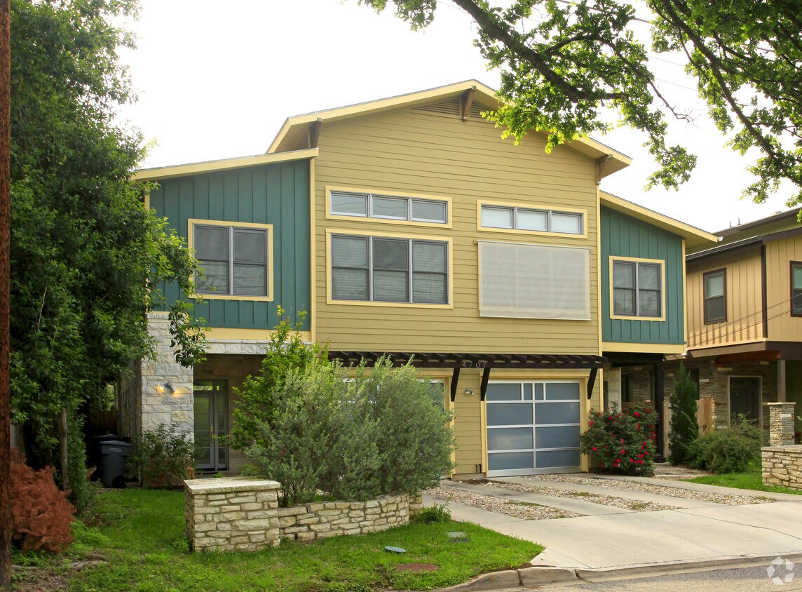 Foto del edificio - Caswell Duplexes