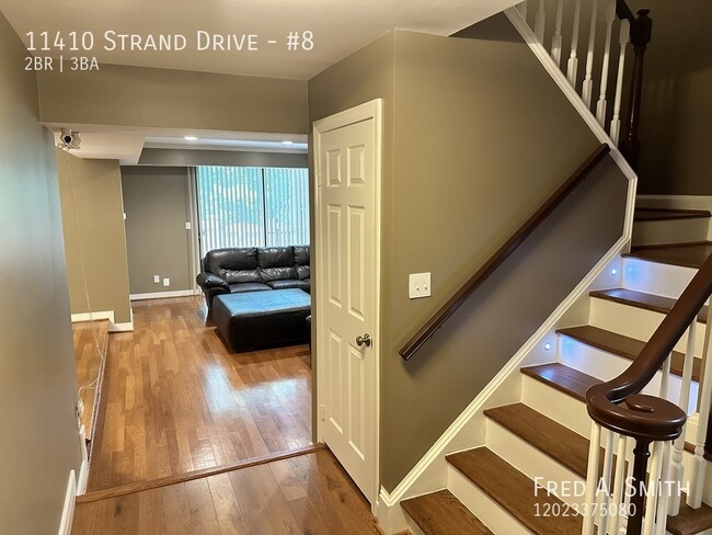 Building Photo - 2 Level Condo Available Now in North Bethe...