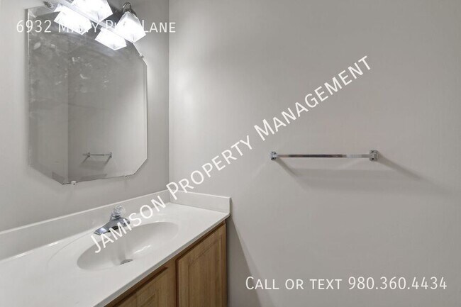 Foto del edificio - 6932 Misty Pine Ln