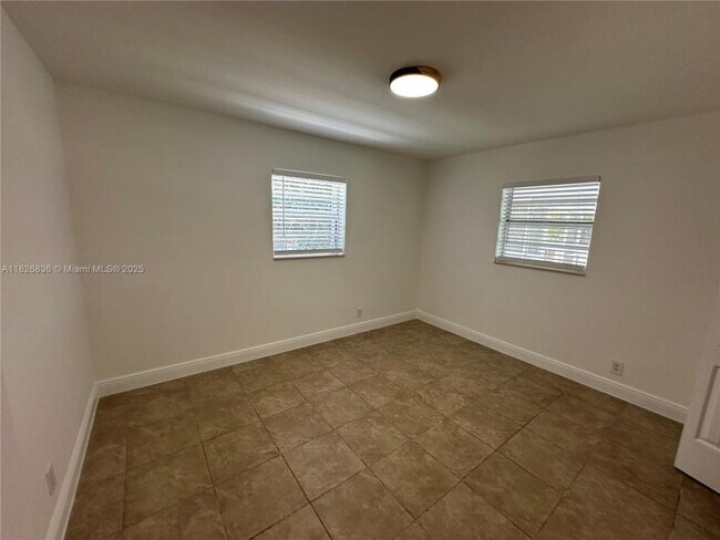 Foto del edificio - 3 bedroom in Dania Beach FL 33314