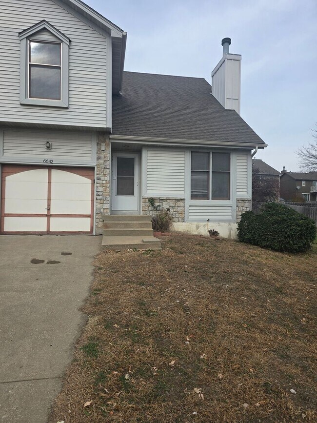 Building Photo - 6642 W 152nd St