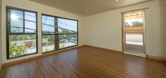 Building Photo - Valley View Apartments
