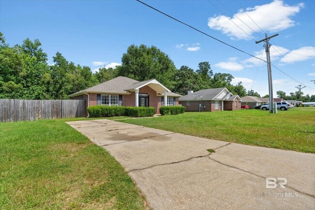 Building Photo - 15982 Pecan View Dr