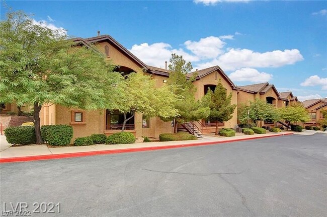 Foto del edificio - 8250 N Grand Canyon Dr