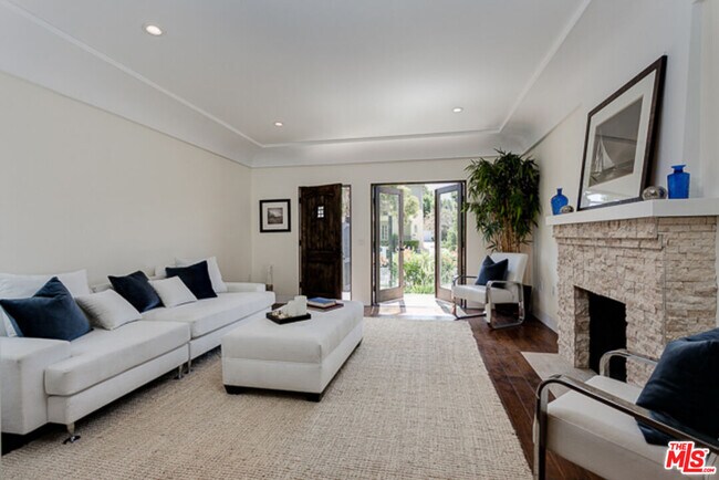 Foto del edificio - 831 S Curson Ave