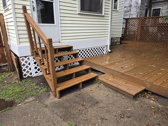 Building Photo - 106 E Lorain St