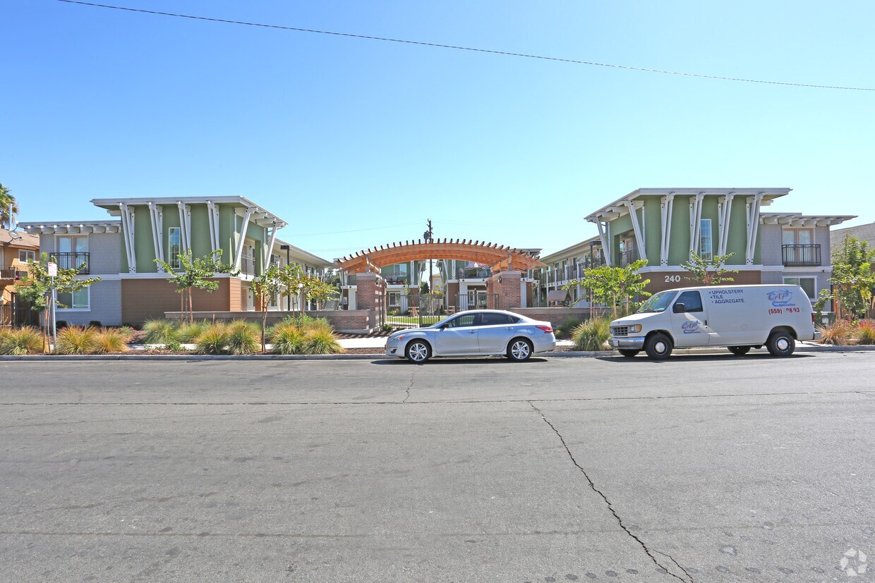 Building Photo - 240-250 N Calaveras St