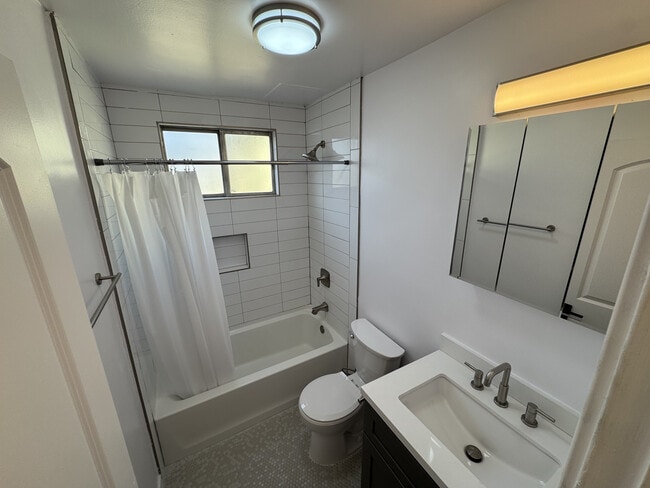 Foto del edificio - 1165 N Normandie Ave