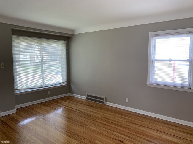 Foto del edificio - 3 br, 2 bath House - 3323 Ravena Avenue
