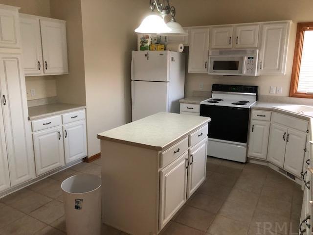 Building Photo - 3127 Shallowbrook Dr