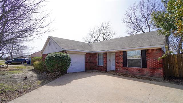 Building Photo - 403 E R Ellis Ave