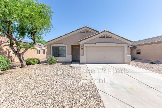 Building Photo - 1657 E Cardinal Dr