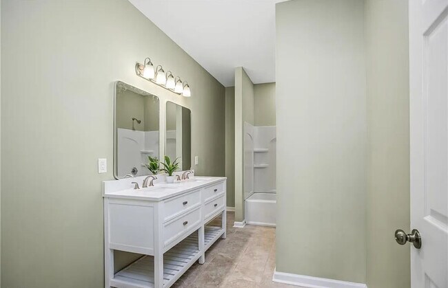 Foto del edificio - 2335 Greenway Ave NW