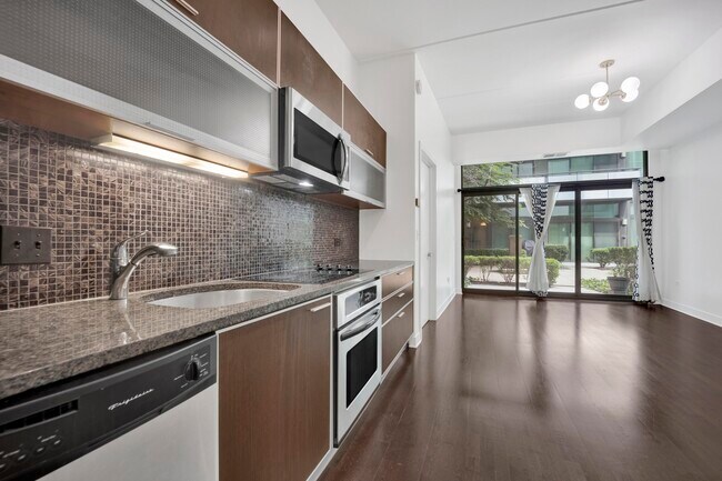 Foto del edificio - 660 W Wayman St