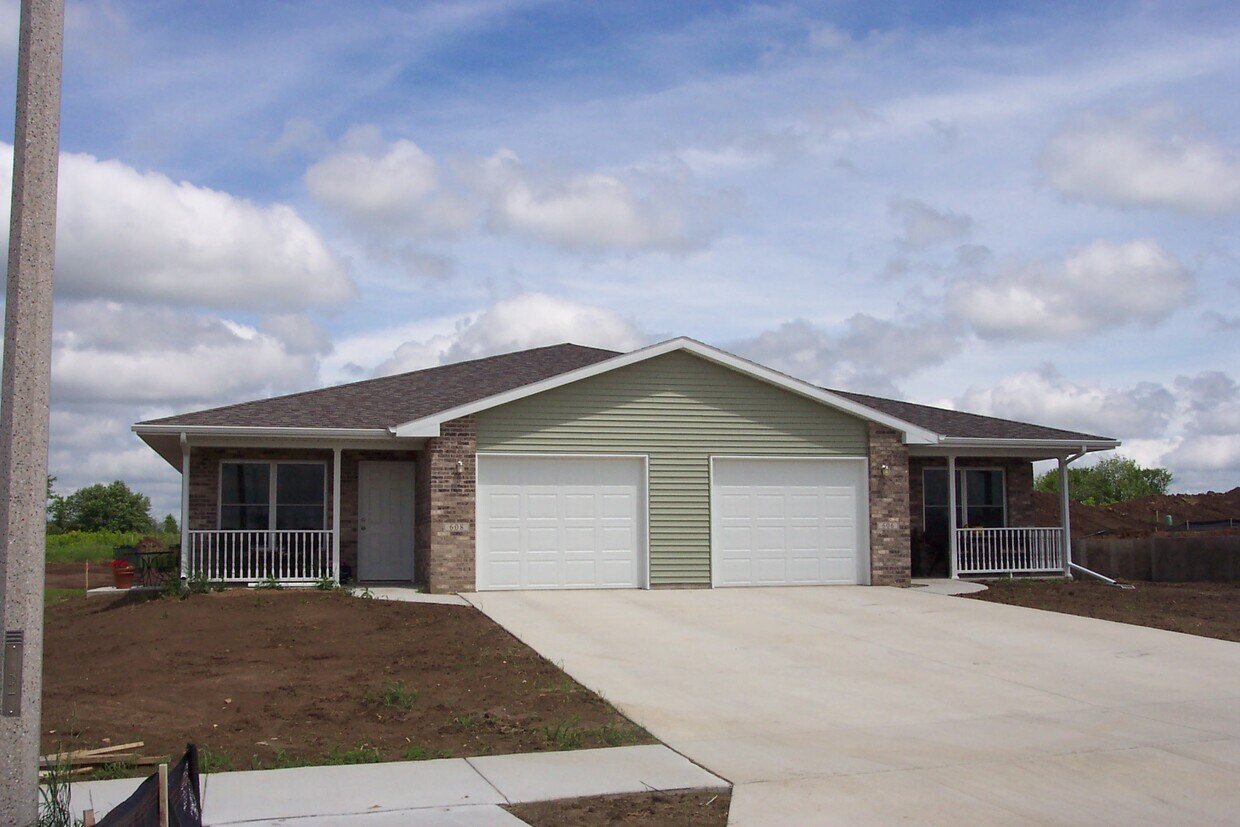 519 Landmann St, Tomah, WI 54660 Townhome Rentals in Tomah WI