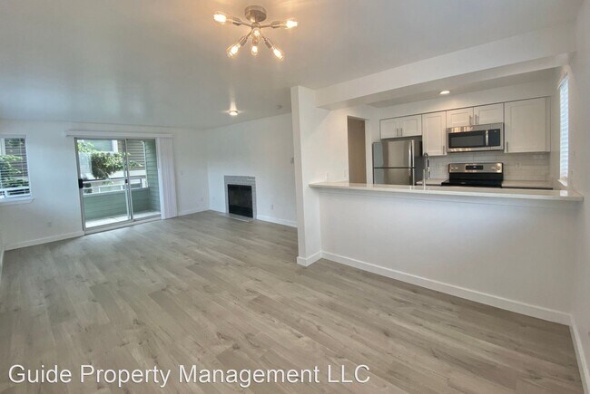 Foto del edificio - 3017 60th Ave SW