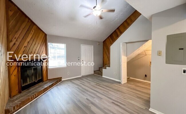 Foto del edificio - 2 Bed/2 Bath Home with Modern Amenities / Pet-Friendly / Available Now!