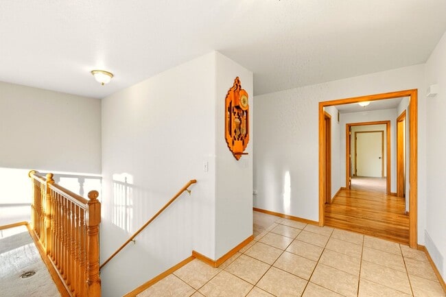 Building Photo - Peaceful Country 4 Bed, 3 Bath Home in Eli...