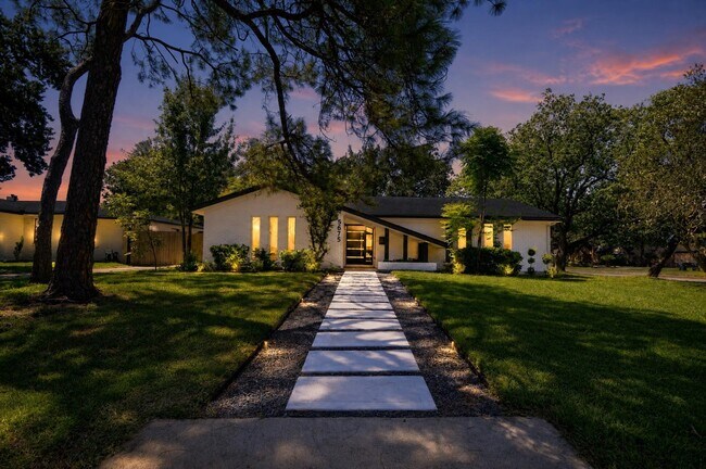 Building Photo - 5675 Sylmar Rd