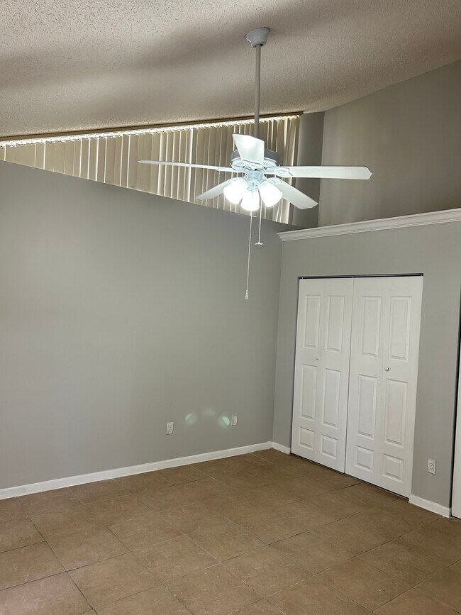 Foto del edificio - 1158 Summit Trail Cir