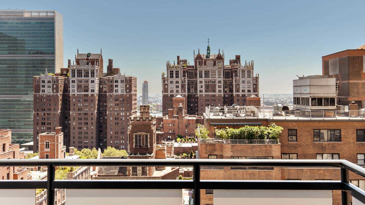 Foto principal - 301 E 40th St