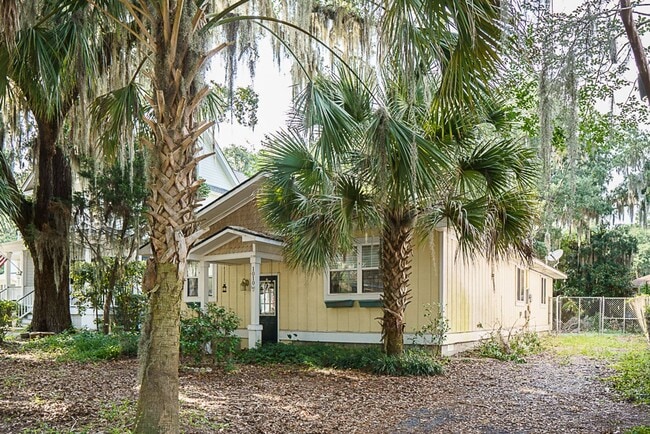 Building Photo - Three Bedroom Home in the Heart of Port Royal